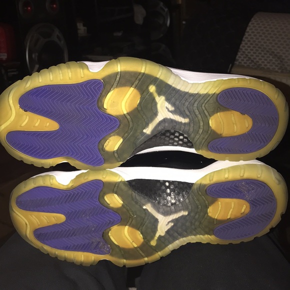 Jordan 11 - Picture 4 of 5